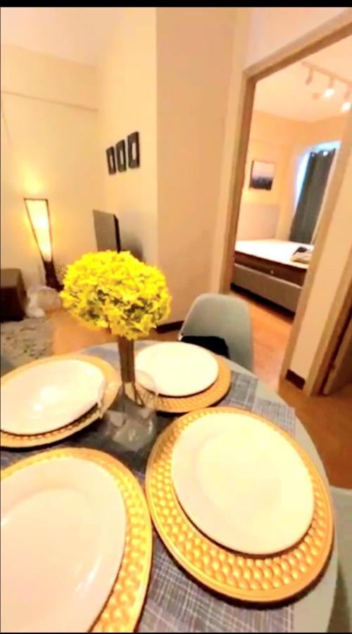 The Lancris Residences, 2 Bedrooms, 1 Bathroom, Living-Room, Kitchen & Pool Is Free Paranaque City Exterior photo